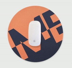 round-mouse-pad-mockup-psd